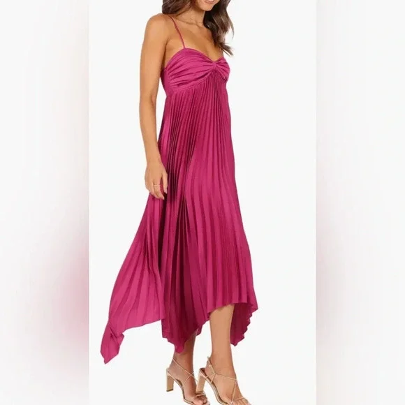 New Petal &‎ Pup Pleated Sleeveless Satin Maxi Dress - Picture 3 of 11